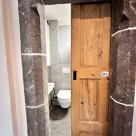 Dom wakacyjny Fachwerkhaus Rosengaertchen By Vulkaneifel-chalets *