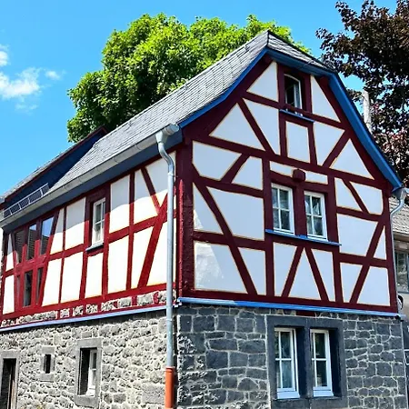 Fachwerkhaus Rosengaertchen By Vulkaneifel-chalets * Kottenheim