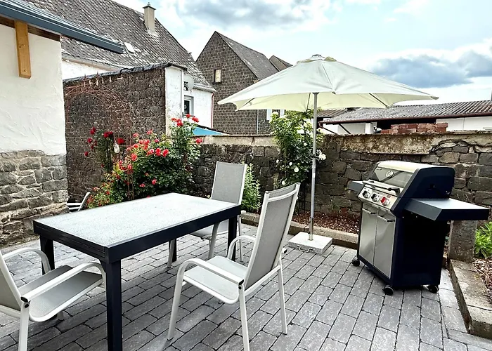 Ferienhaus Fachwerkhaus Rosengärtchen By Vulkaneifel-chalets *